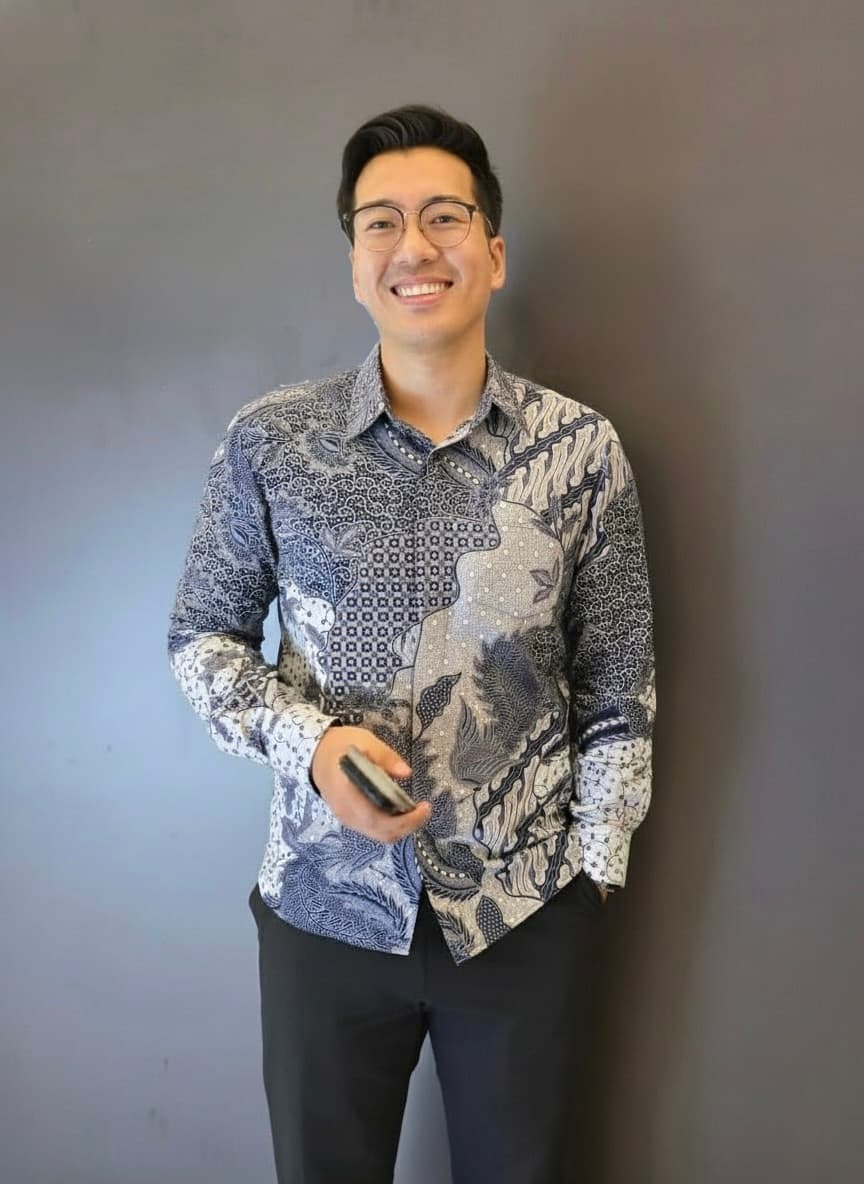 Me standing on stage at Reactathon delivering the keynote